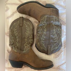 Laredo embroidered leather cowboy boots size 7